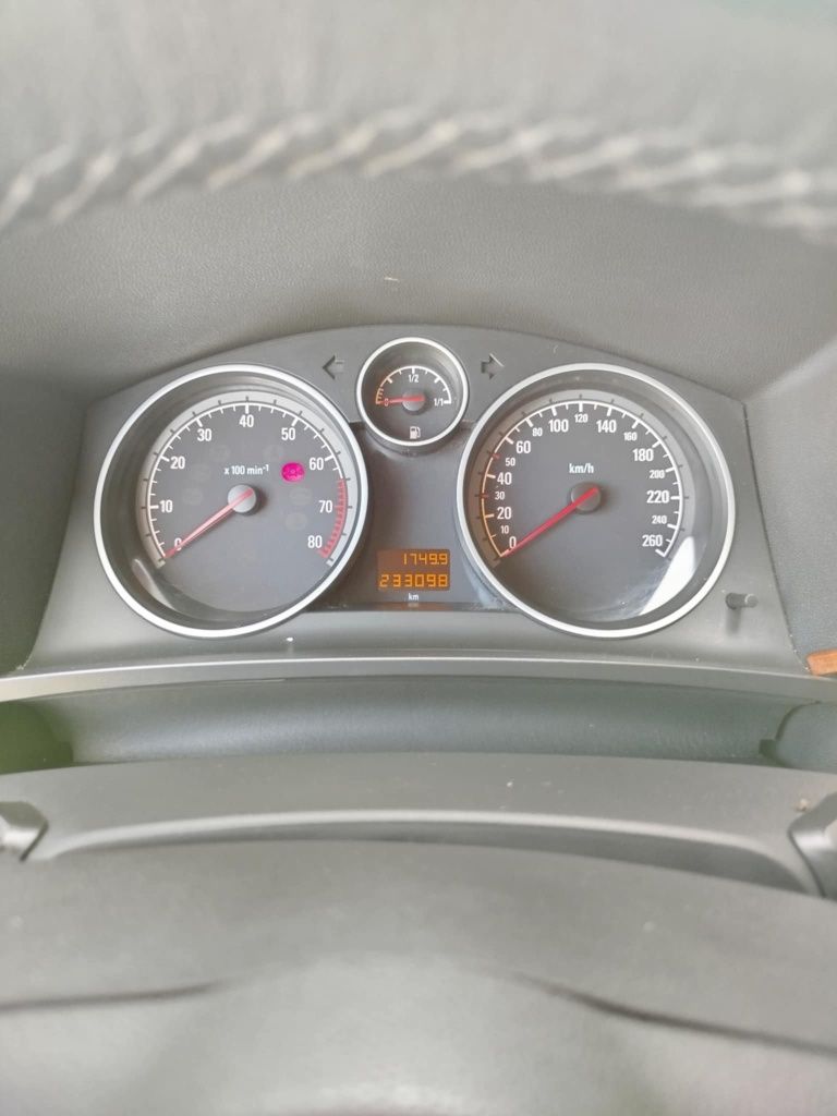 Opel Zafira 2.0 T.B