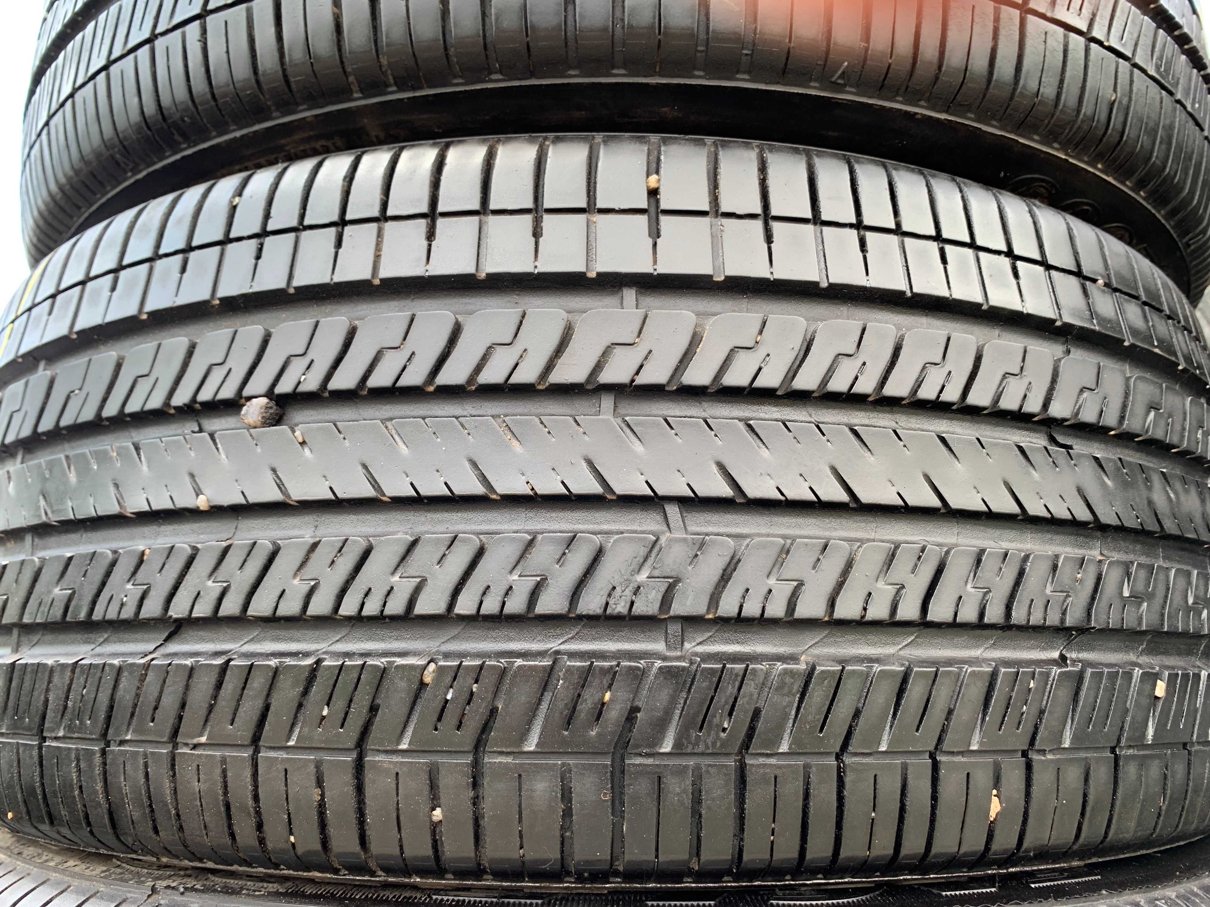 Шини 215/45/17 бу Goodyear комплект,резина R17