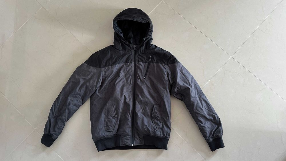 John Devin Kurtka Piękna