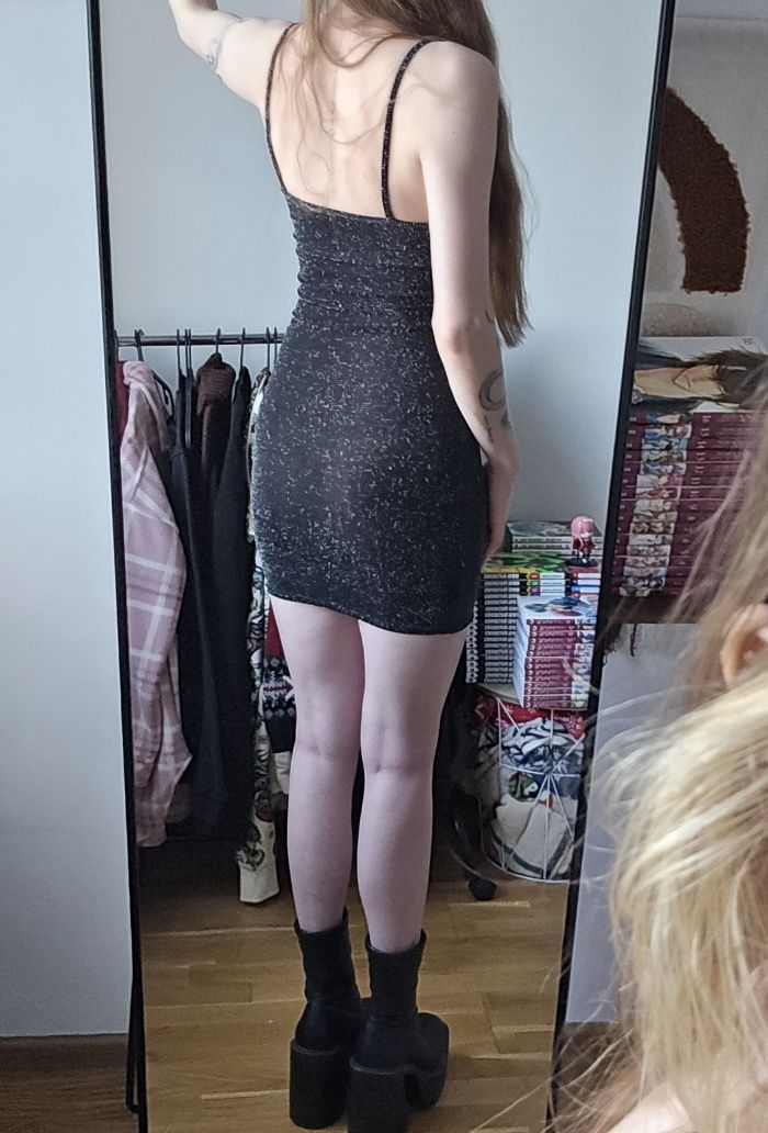 Czarna błyszcząca mini sukienka dopasowana PrettyLittleThing XS/S