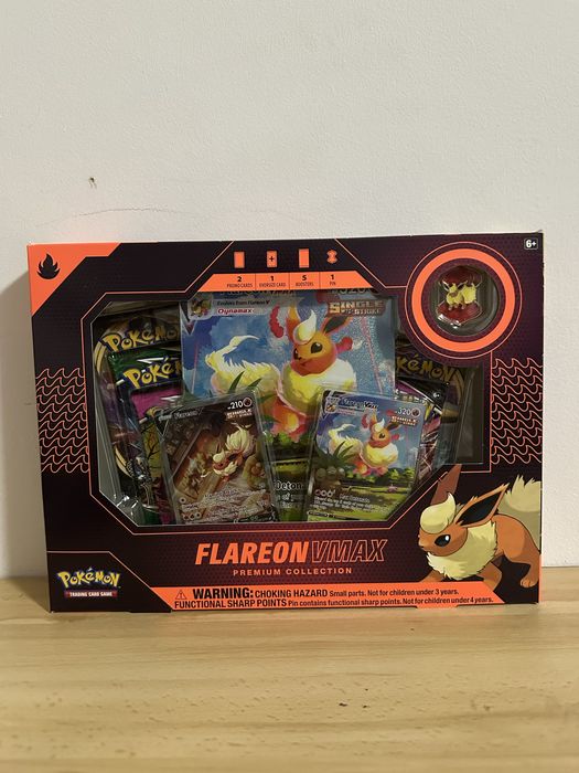 Pokemon TCG Flareon VMAX Premium Collection