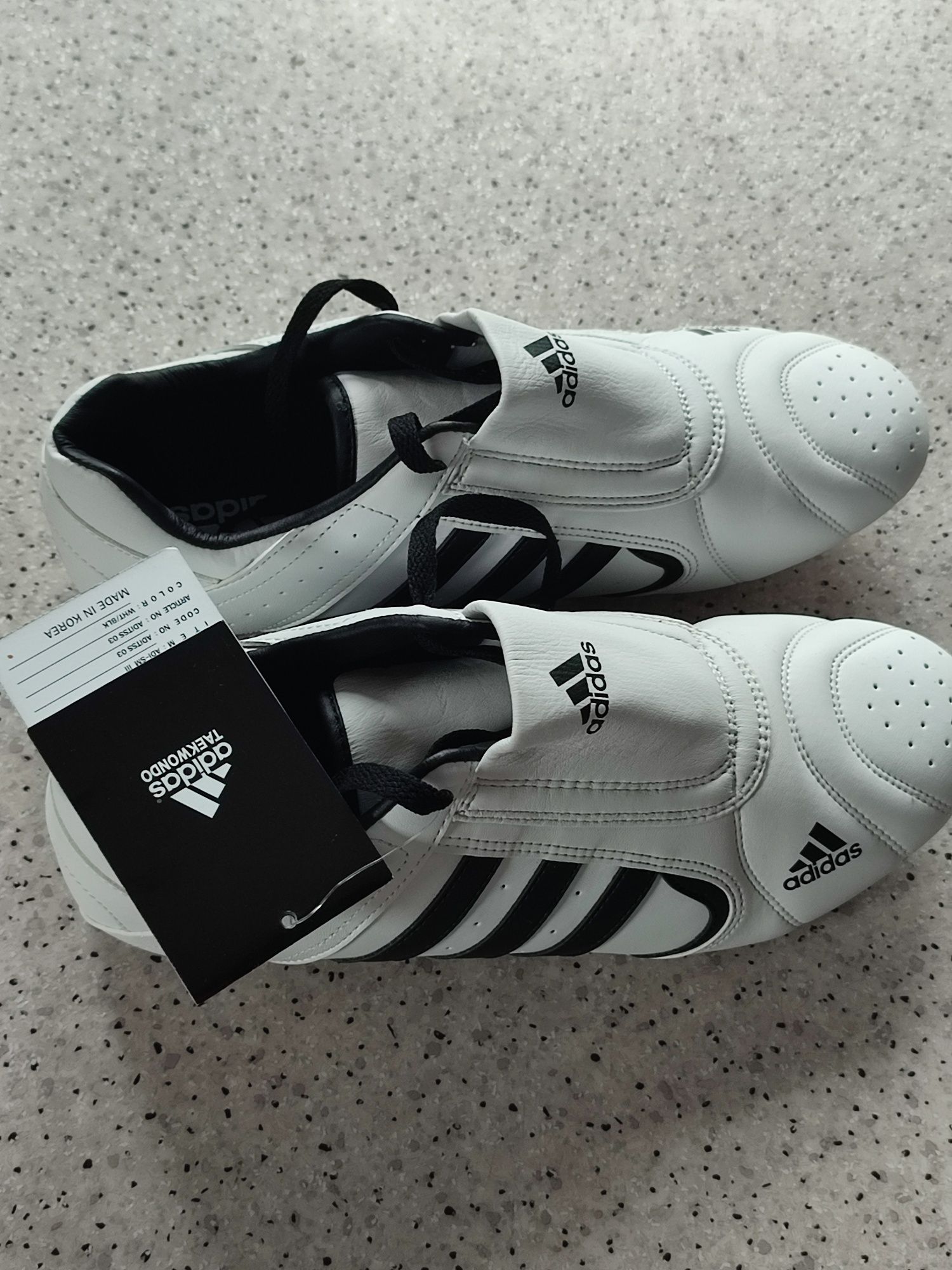 Buty Adidas SM III z wadą rozmiarową