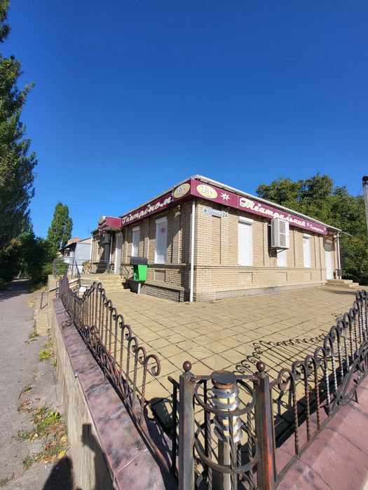 Коммерческое помещение на красной линии.
