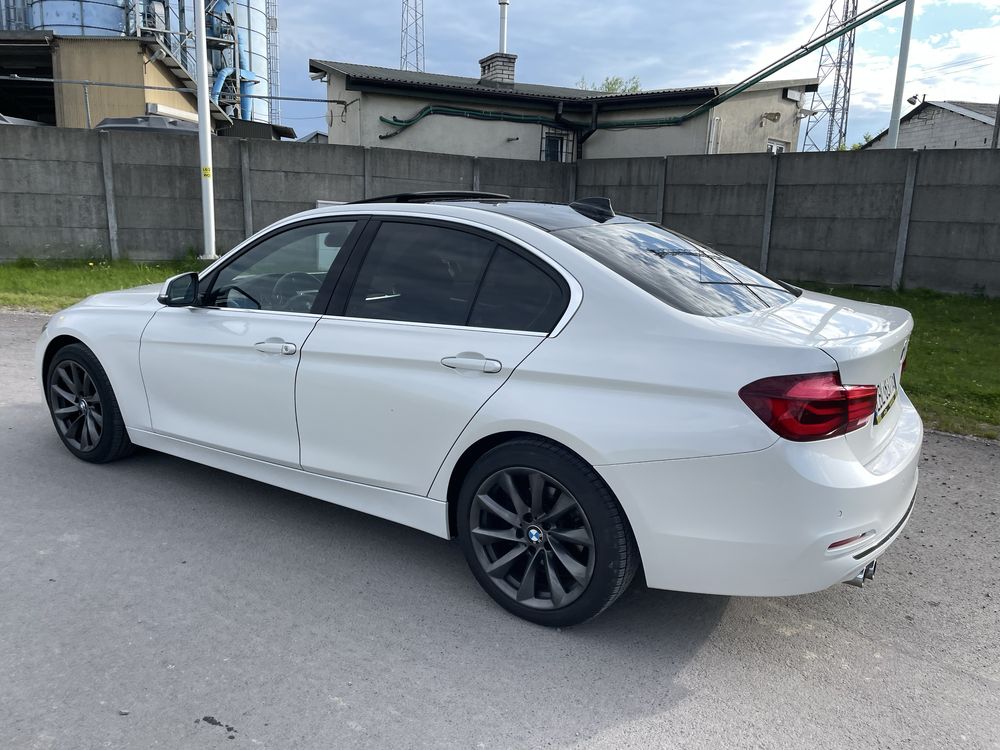 Bmw F30 LCI 330i xDrive Luxury Line