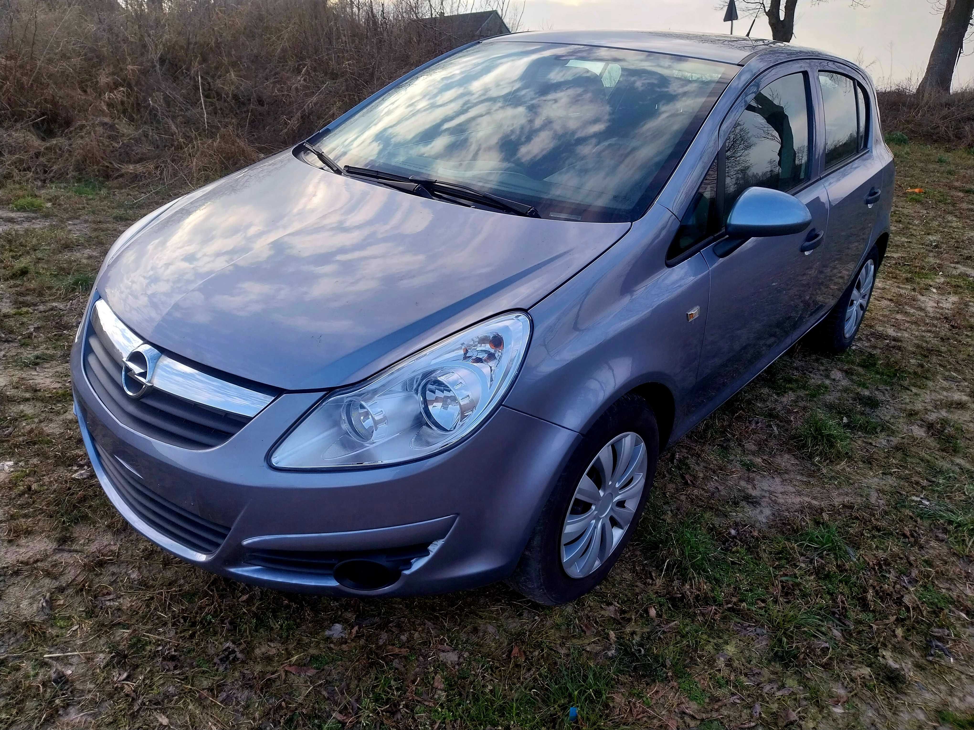 Opel corca D 1.2 b