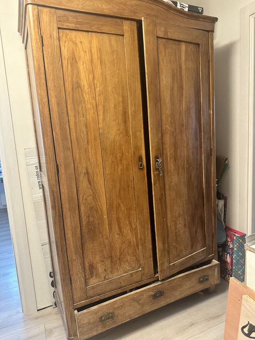 Дубова шафа, віддаю безкоштовно!!!