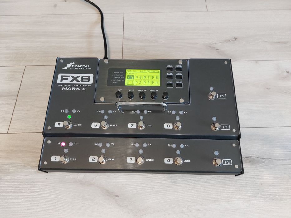 Fractal Audio FX8 mk II + pleksa ochronna