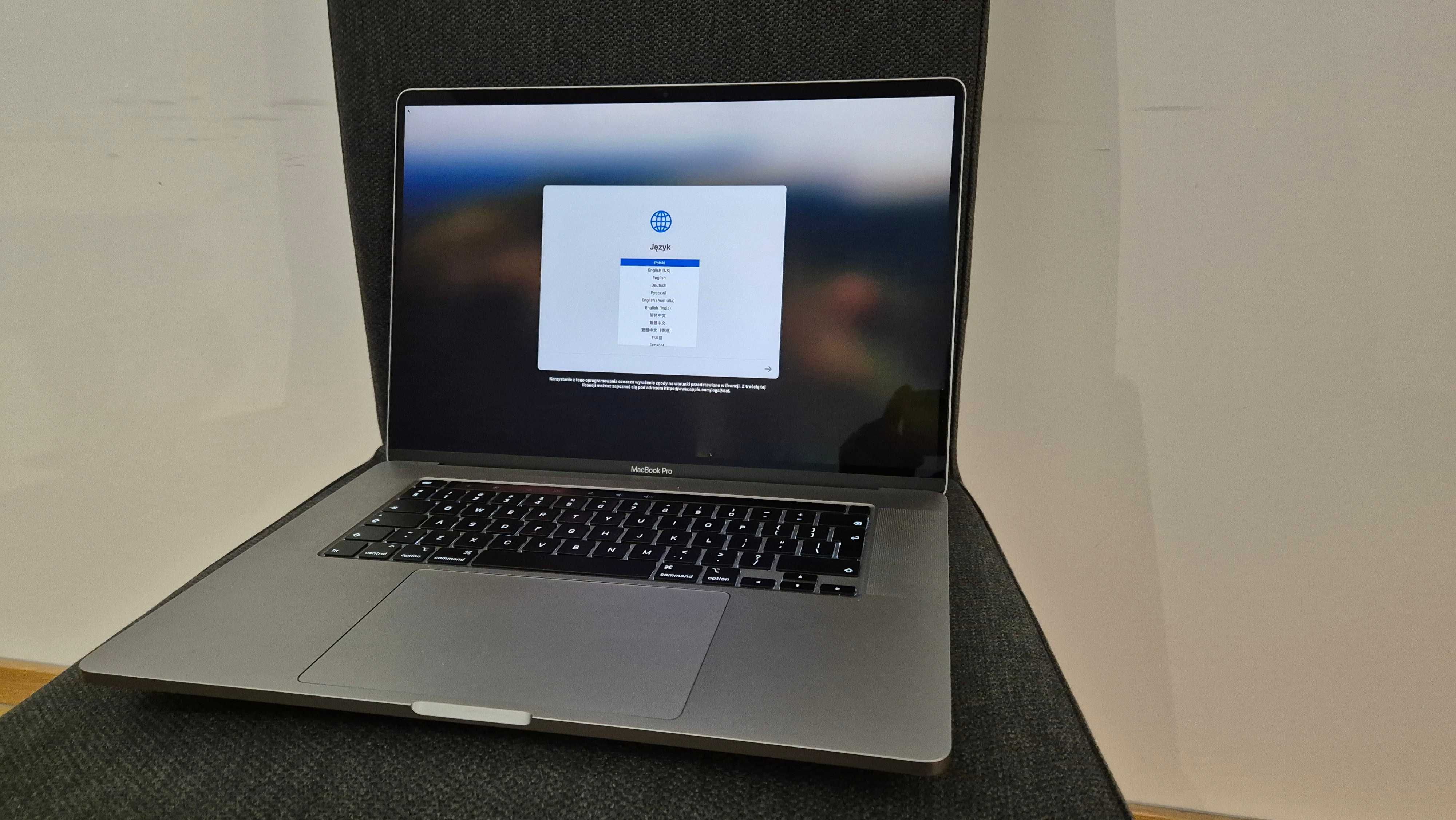 MacBook Pro 16" 2019 / Core i9 / Radeon Pro / 64GB / 1TB / Jak nowy