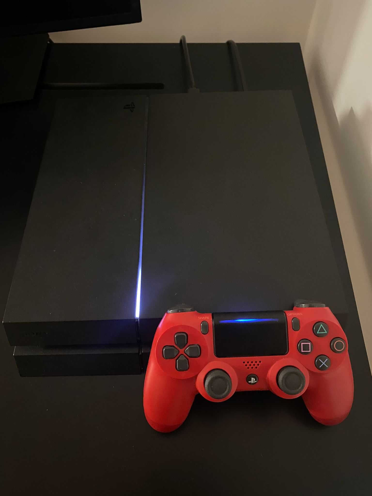 Playstation 4 500GB + Comando Magma Red