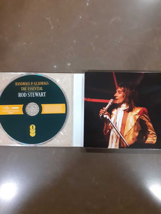Caixa com 3 cds novos do rod stewart