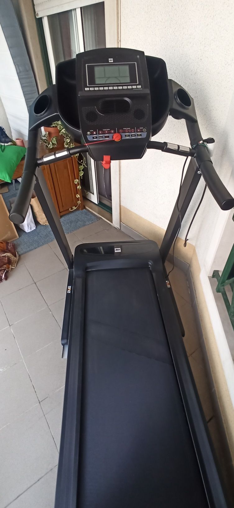 Passadeira, praticamente nova