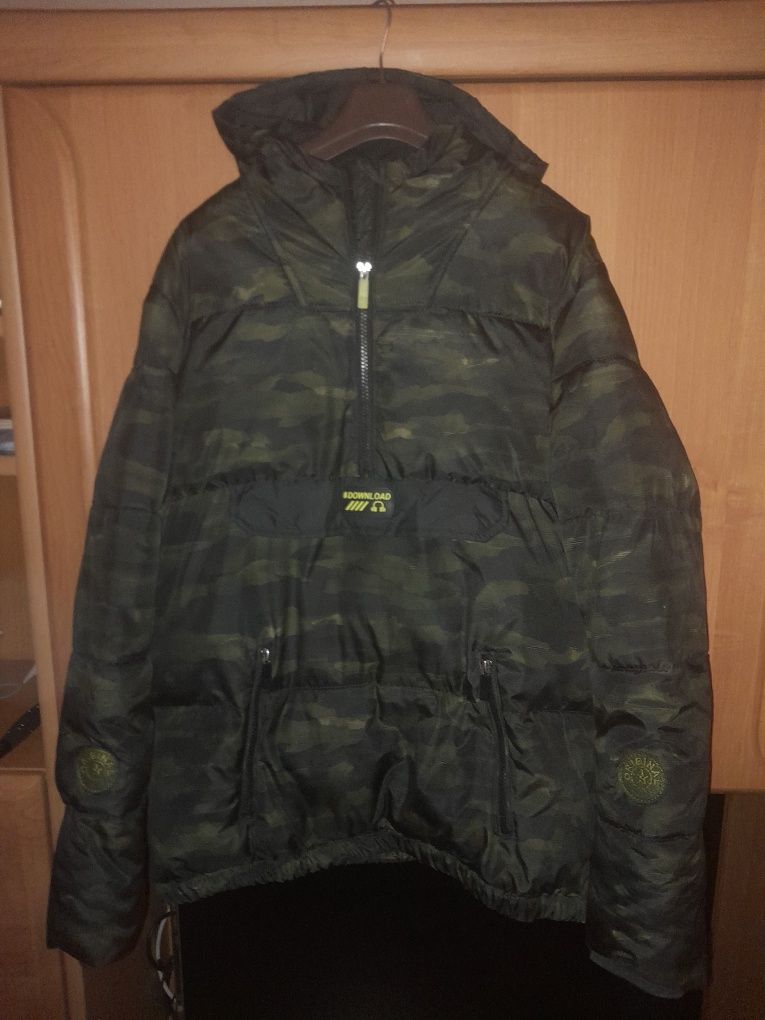 Kurtka C&A type anorak z kapturem dla chlopca r.182 cm.