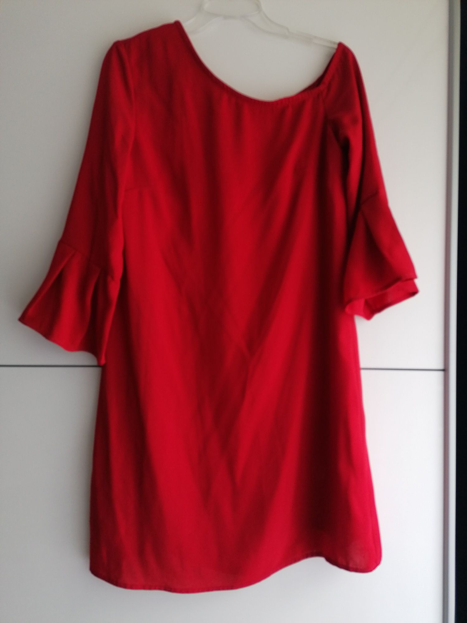 Czerwona sukienka top Secret 34 na jedno ramie