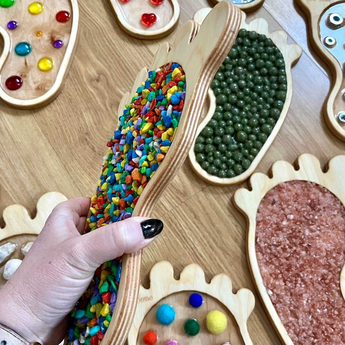 Stopy sensoryczne Montessori ścieżka sensoryczna dziecko integracja