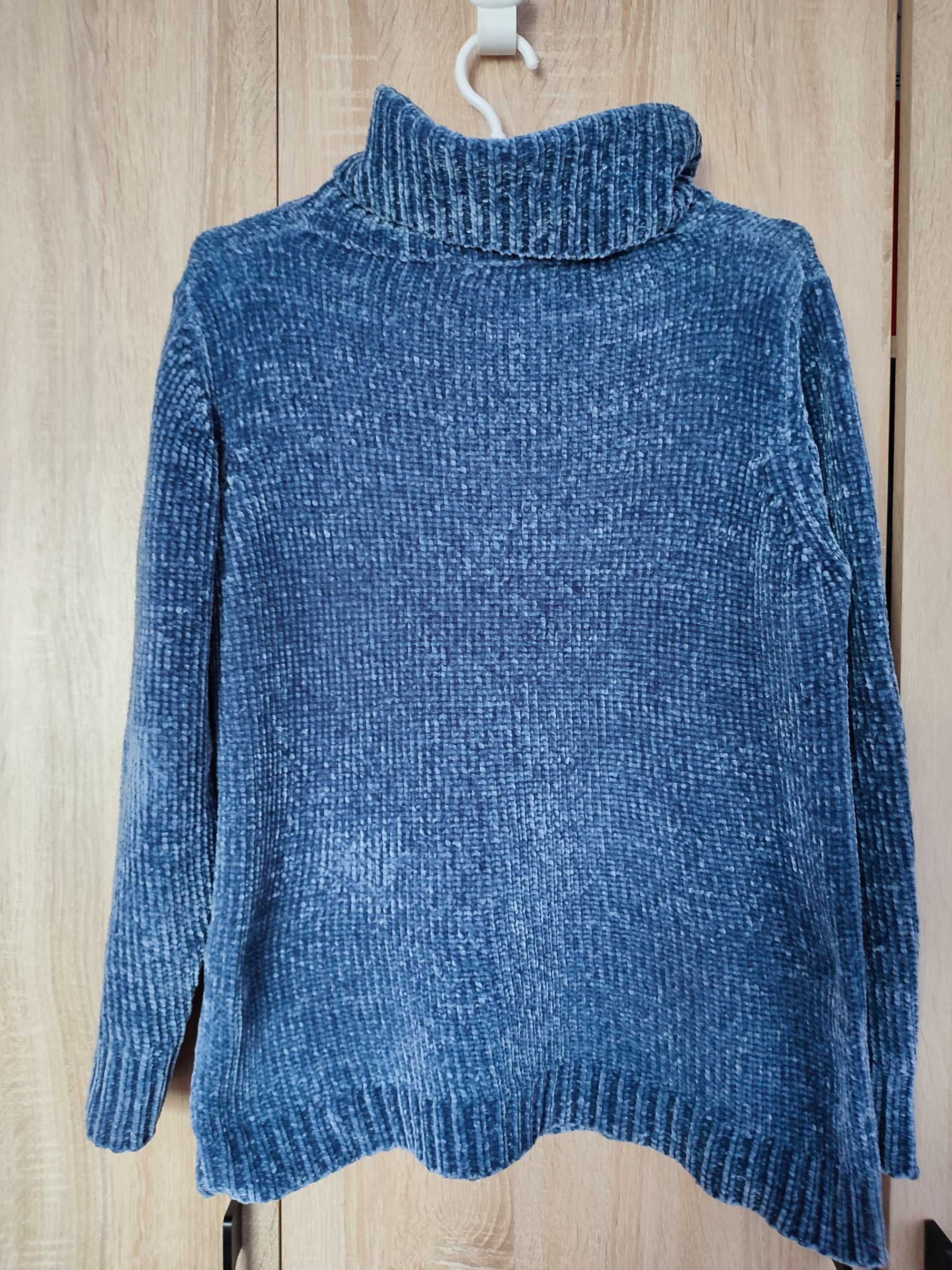 Гарненький теплий светрик свитер кофта кофточка розмір 50-52