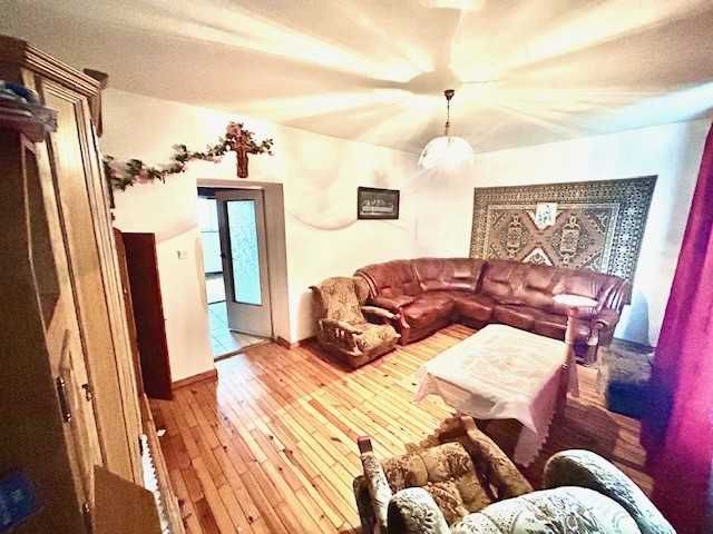 Dom z działką – gotowy do zamieszkania – Majdan Królewski