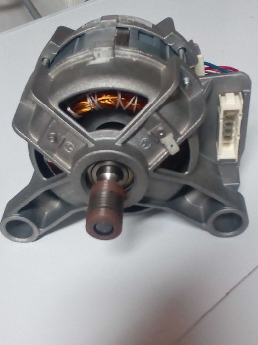 Máquina lavar roupa - Ariston / Hotpoint (acessórios )