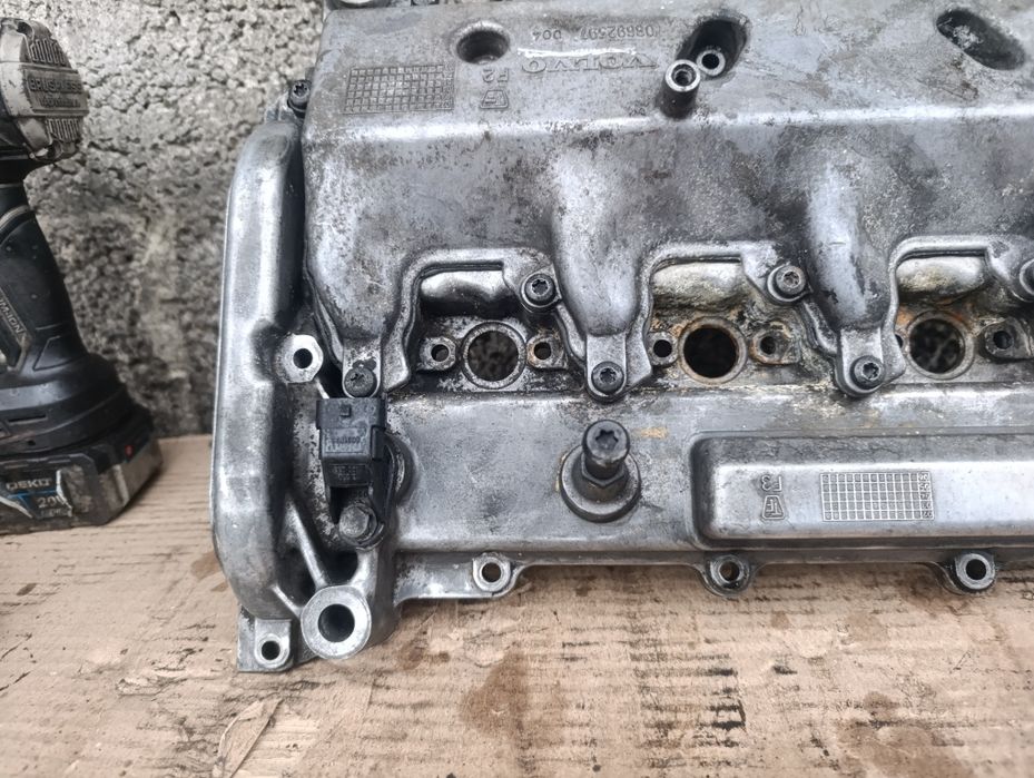 Кришка клапанів впускний колектор 2.4 D5 Volvo S60 V70 S80 XC90