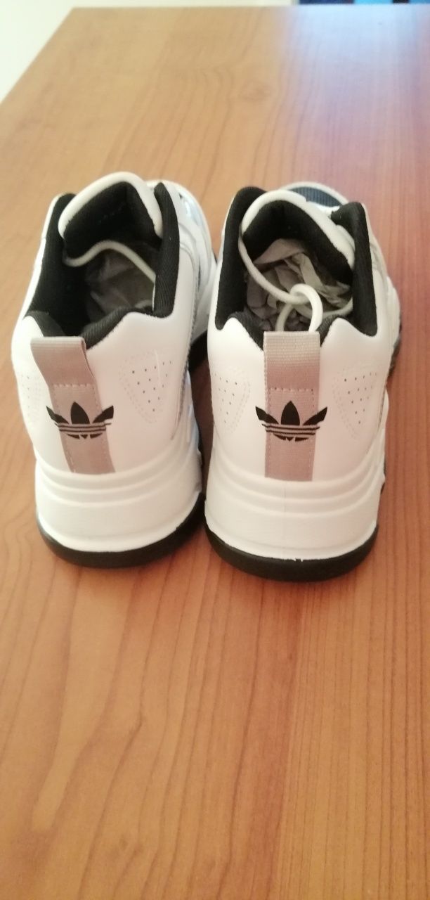 Adidas novas sapatilhas