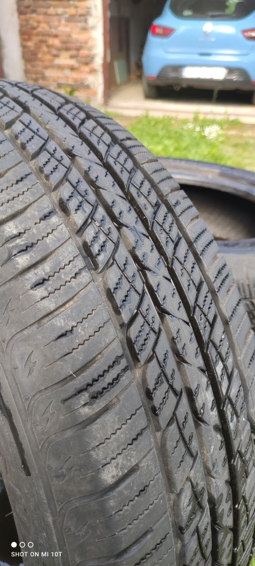 Sprzedam opony Goodride SU318 215/60 R17