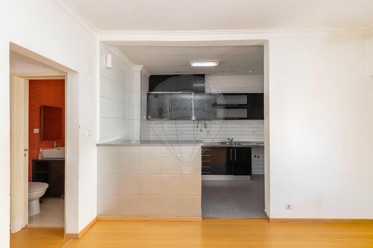 Apartamento T2 à venda em Torre da Marinha