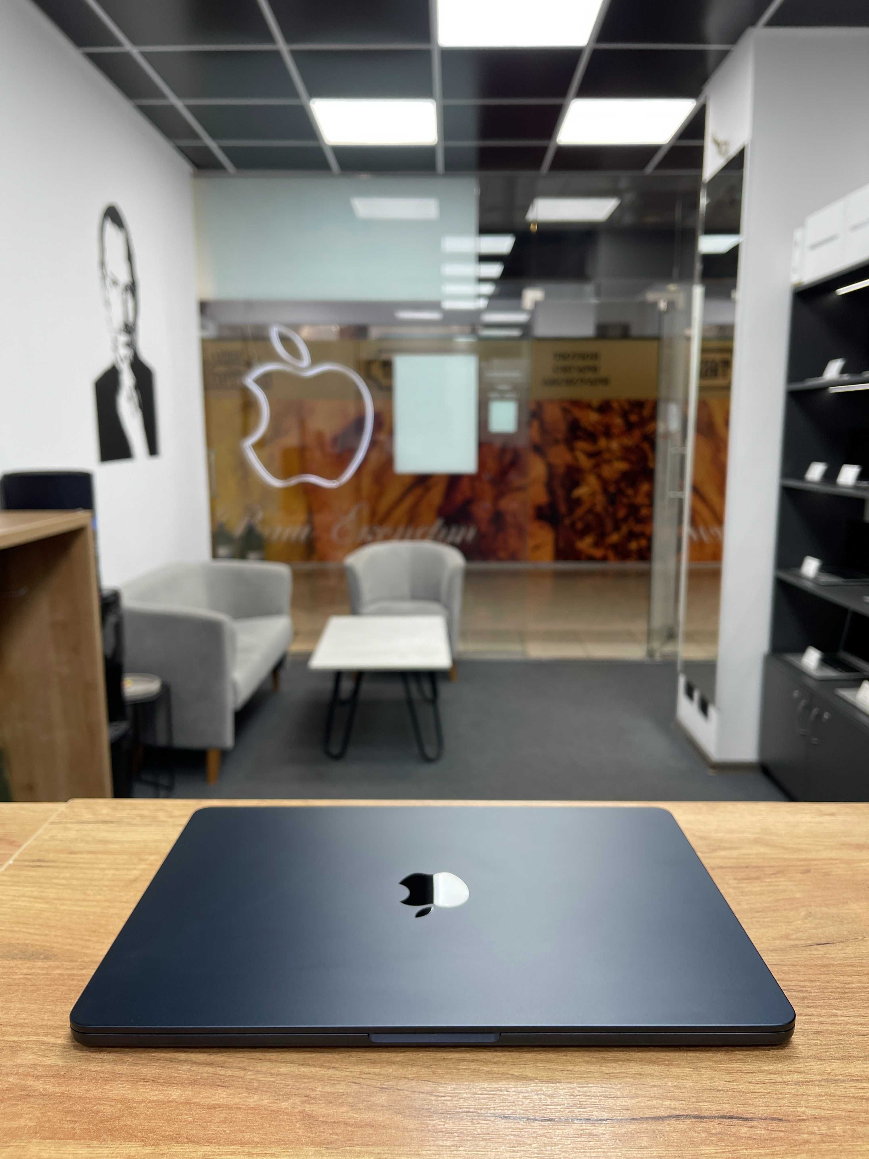 Macbook Air 2022 (M2/8gb/256 ssd) гарантія/ 90850SV