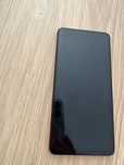 Czerwony telefon komorkowy