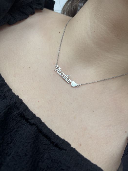 Colar auxiliar, educadora e professora