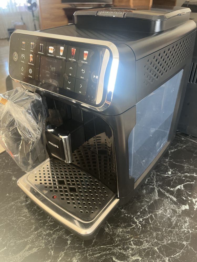 Кавомашина Philips 5500 series LatteGo