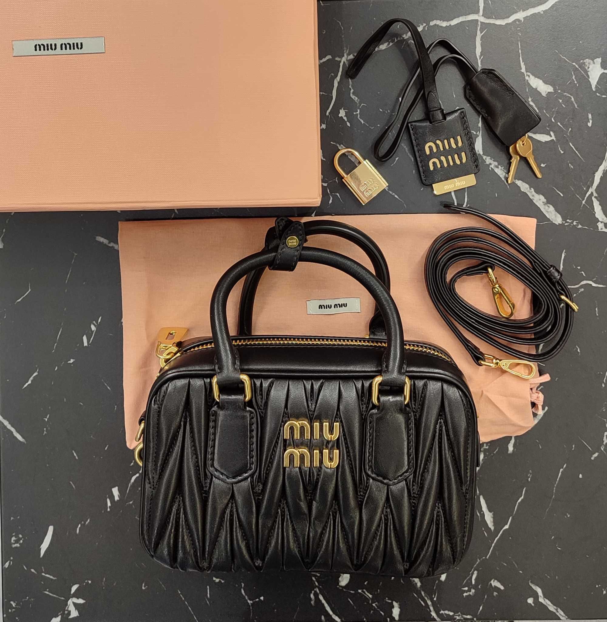 Сумка Miu Miu Matelasse Nappa Leather Top-Handle Bag Black