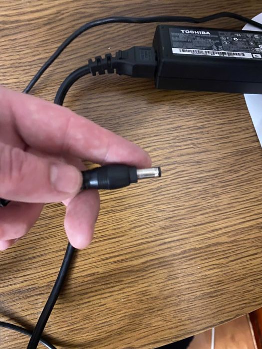 Оригінальний зарядий пристрій TOSHIBA