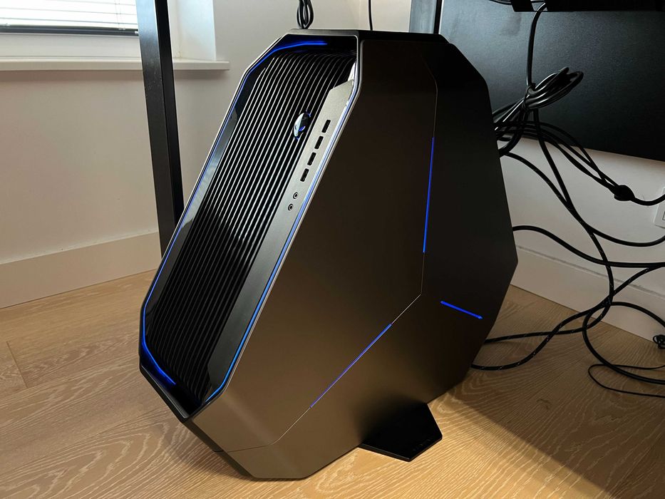 Alienware Area 51 R6 - AMD Threadripper 1920X + 10TB HDD + 2,5TB SSD