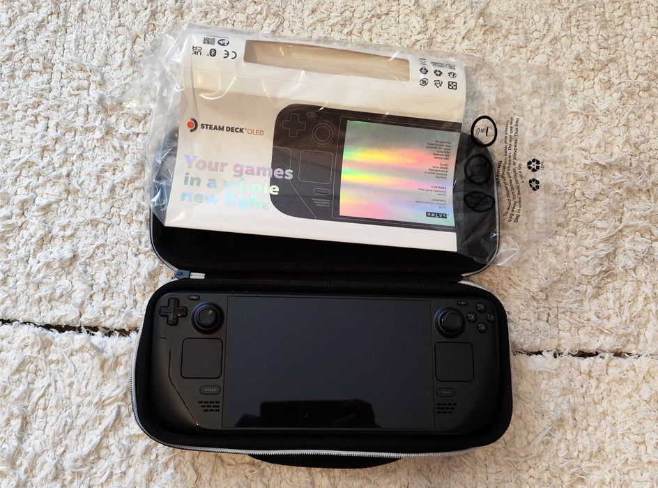 Konsola przenośna VALVE Steam Deck Oled 512 GB - nowa