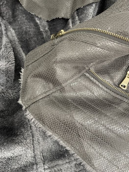 Женская дубленка бренд Marciano Guess  р. S в отличном состоянии