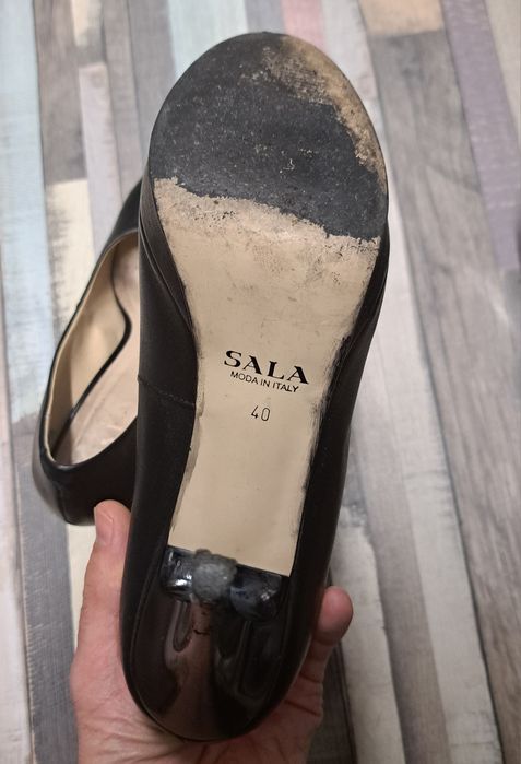 Czółenka Sala Czarne skórzane r. 40