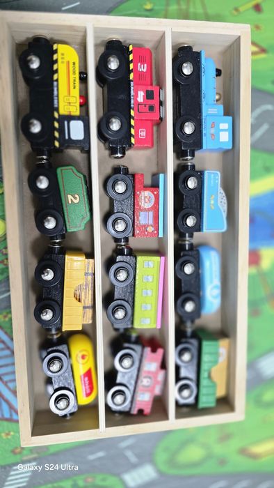 Набір поїздів і вагонів 12 шт до дерев'яної дороги Brio, Ikea lillabo,