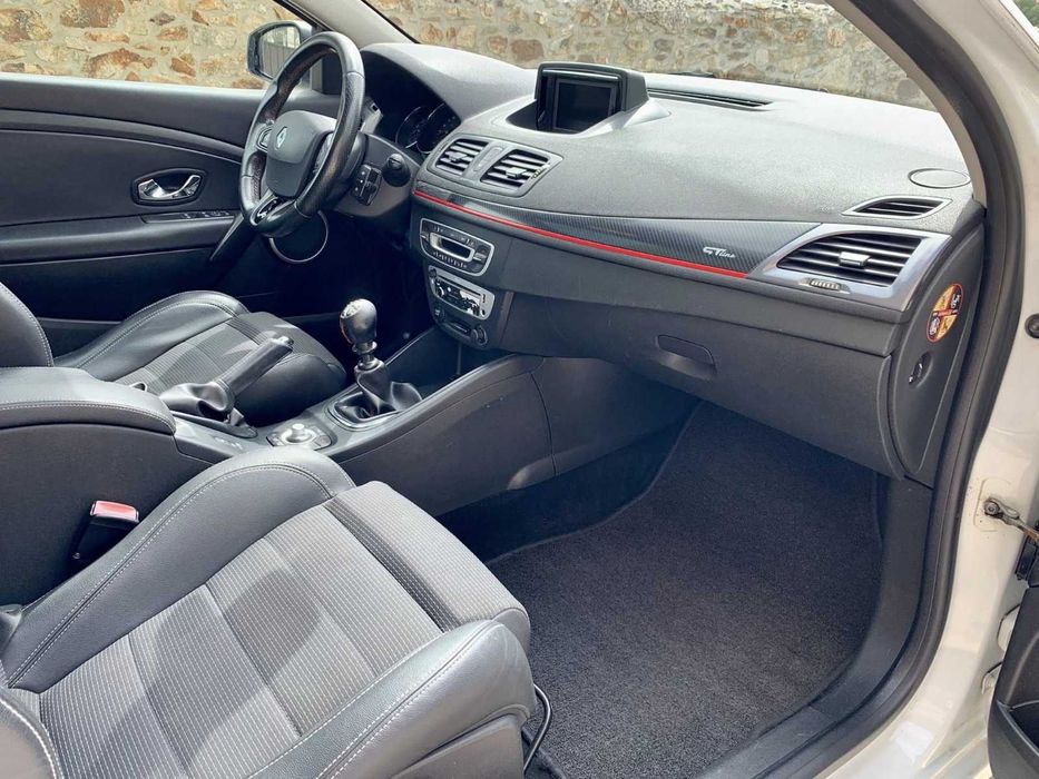 Renault Megane Coupe 1.6 DCI 130cv *Cx 6 Velocidades*