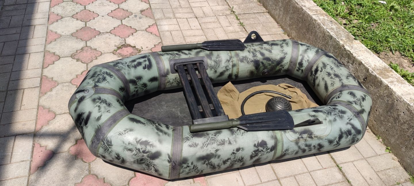 Лодка човен лисичанка стриж