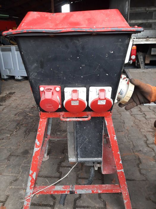 skrzynka rozdzielcza z przewodem  linka  40 mb 4 żyły 760 V