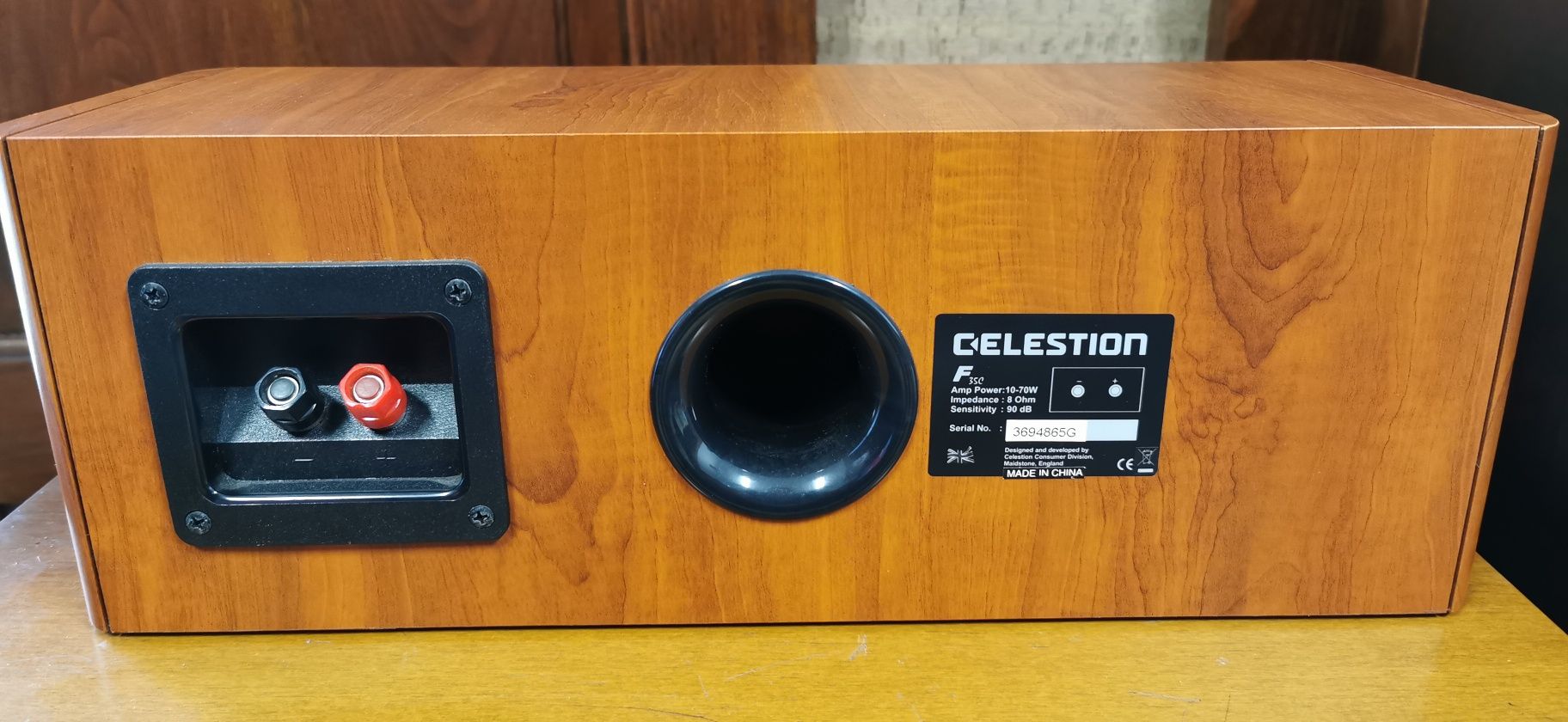 Coluna central Celestion F35C