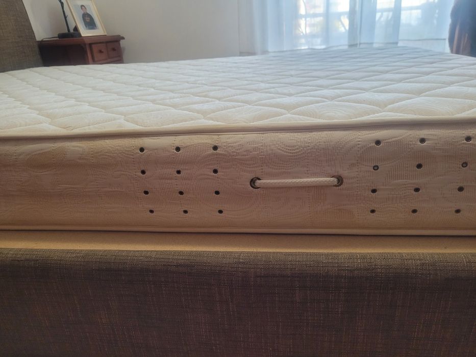 Colchão ortográfico em ótimo estado