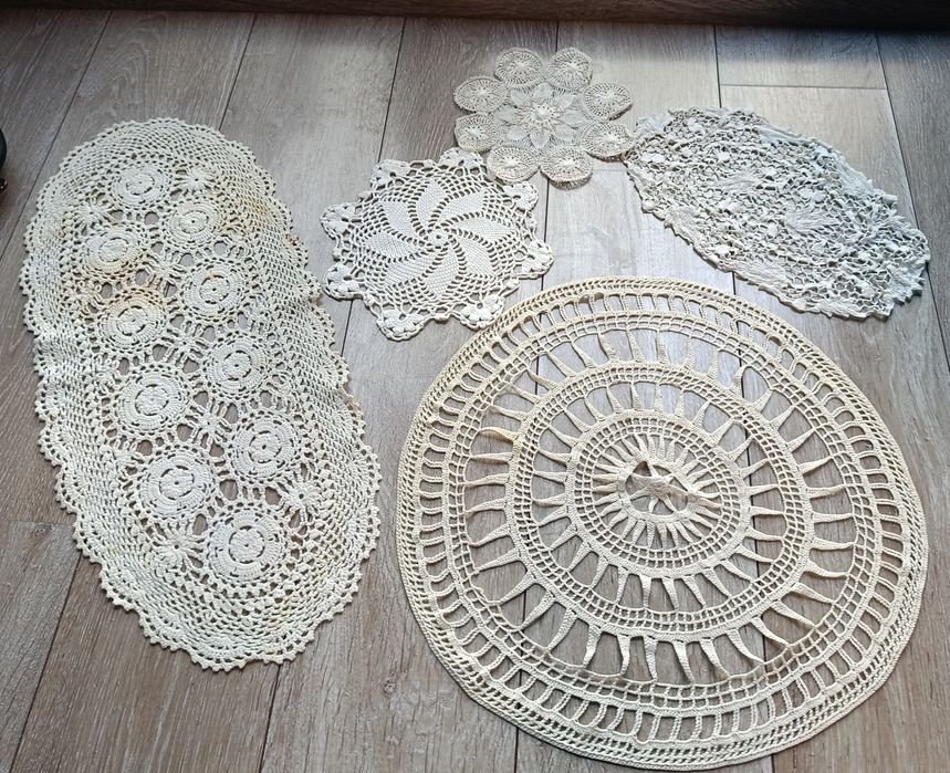 Zestaw stare ,babcine serwety,serwetki