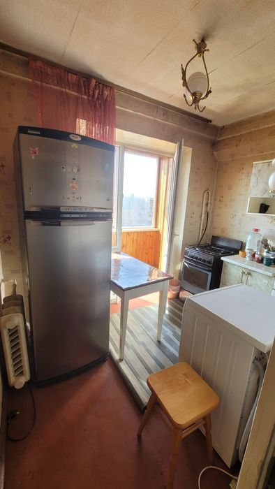 Стол для кухни .