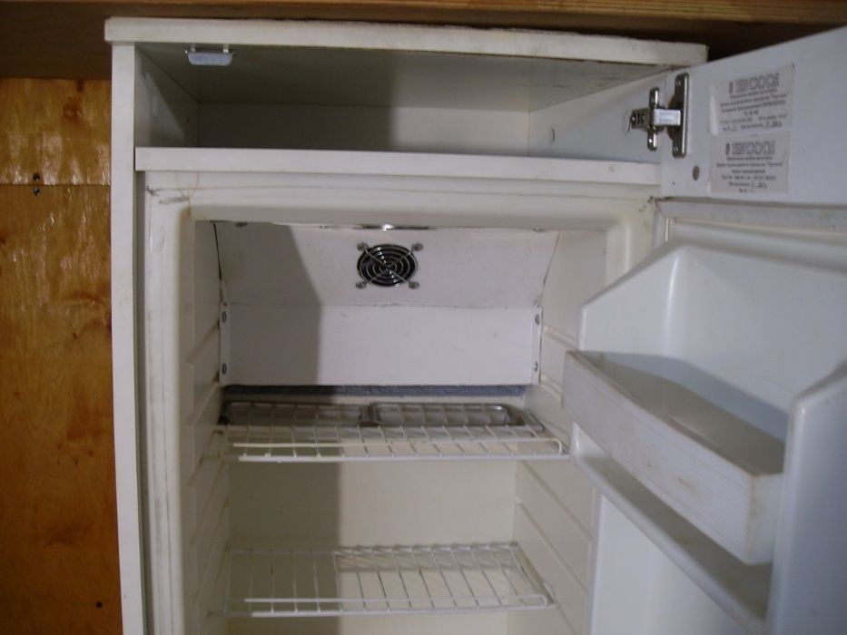 Холодильник [термоэлектрический] 60v