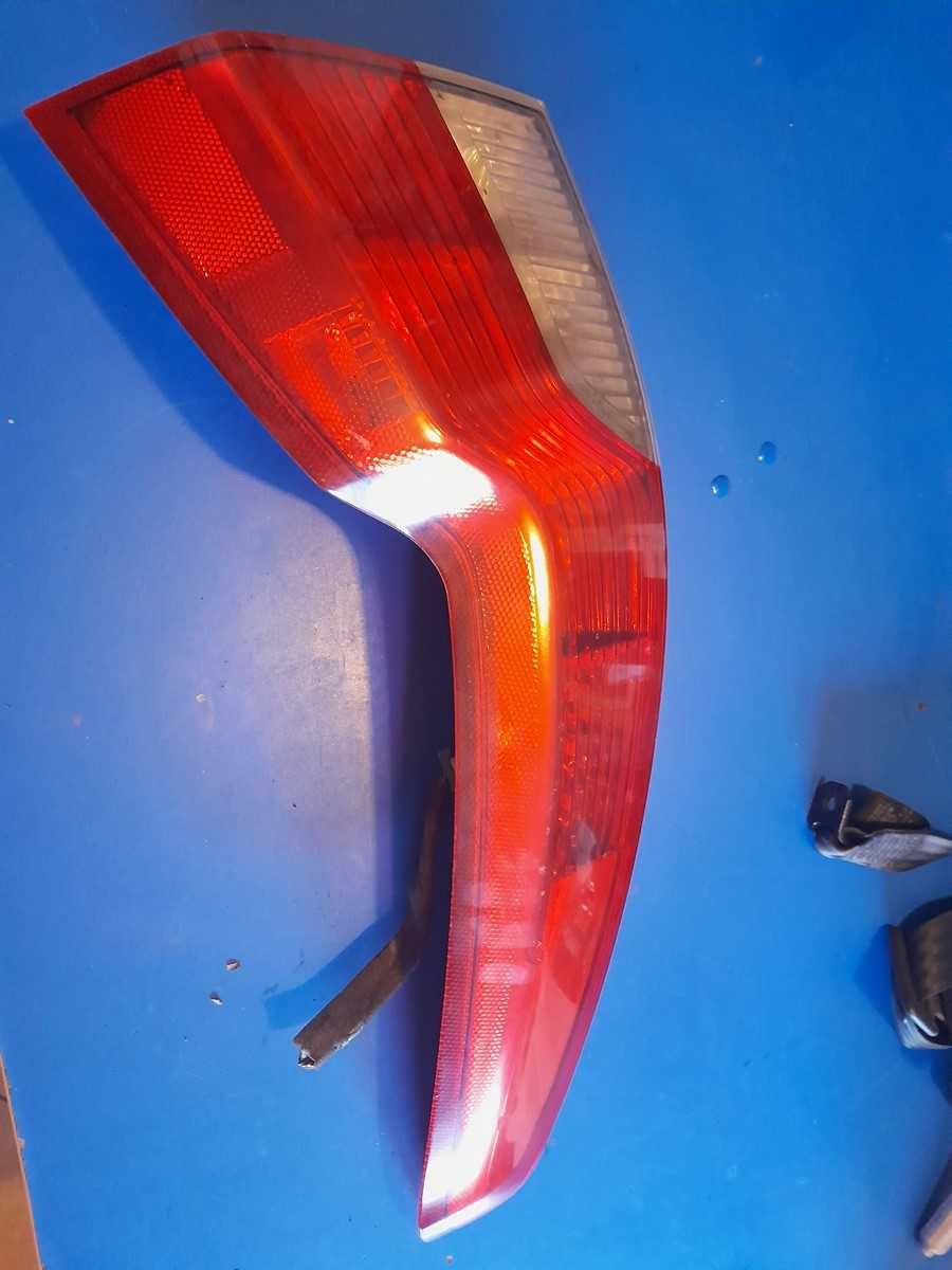 Lampa lewa prawa 307'44542 tylna tył Volvo V50 kombi 2003-12