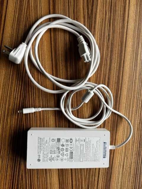 LG 38WN95C-W Monitor 38" 21:9 Curved UltraWide QHD+ Desk Arm Mount