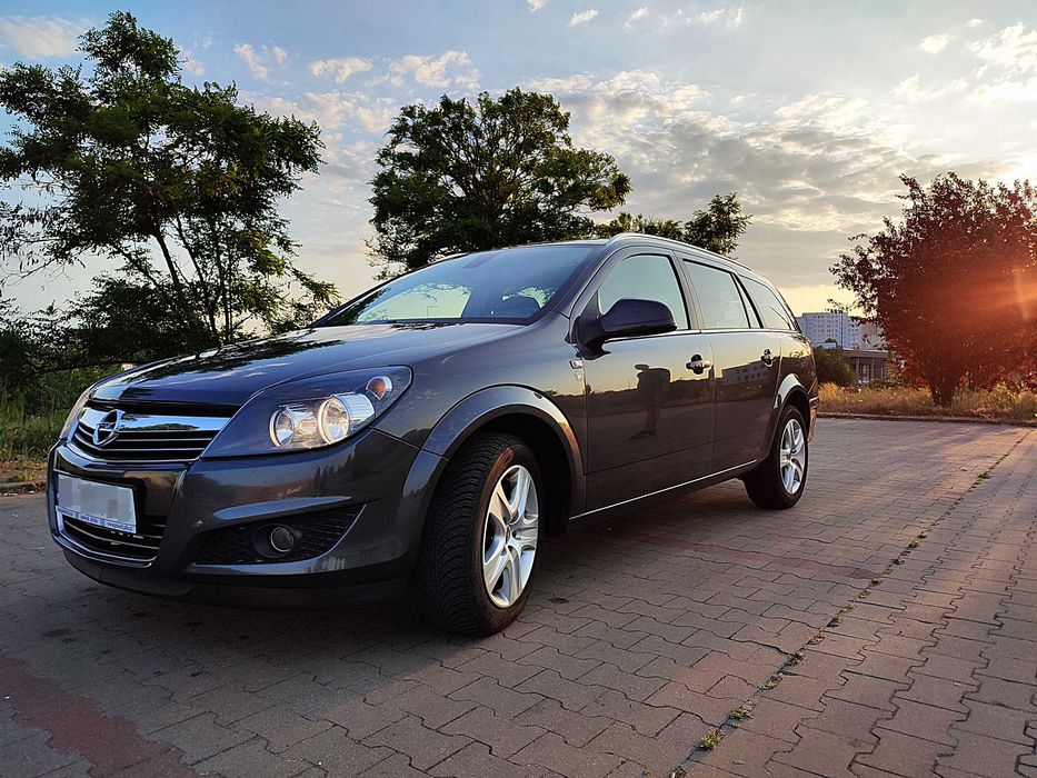 Sprzedam Opel Astra limited edition 111; 1.6 benzyna 2010r.