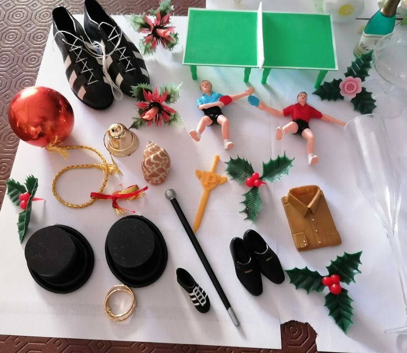 Peças decorativas de bolos e outros, lote todo por 5€