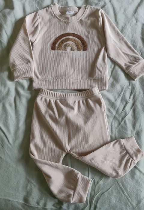 Костюм велюровий 9-12 місяців новий