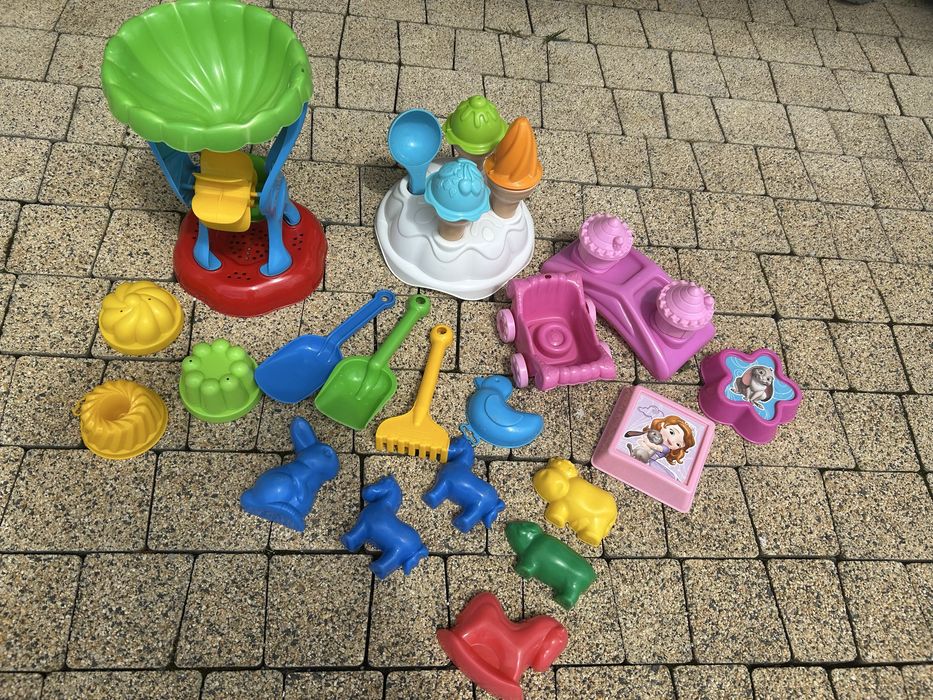 Zabawki do piasku na plażę sitko lody foremki zamek